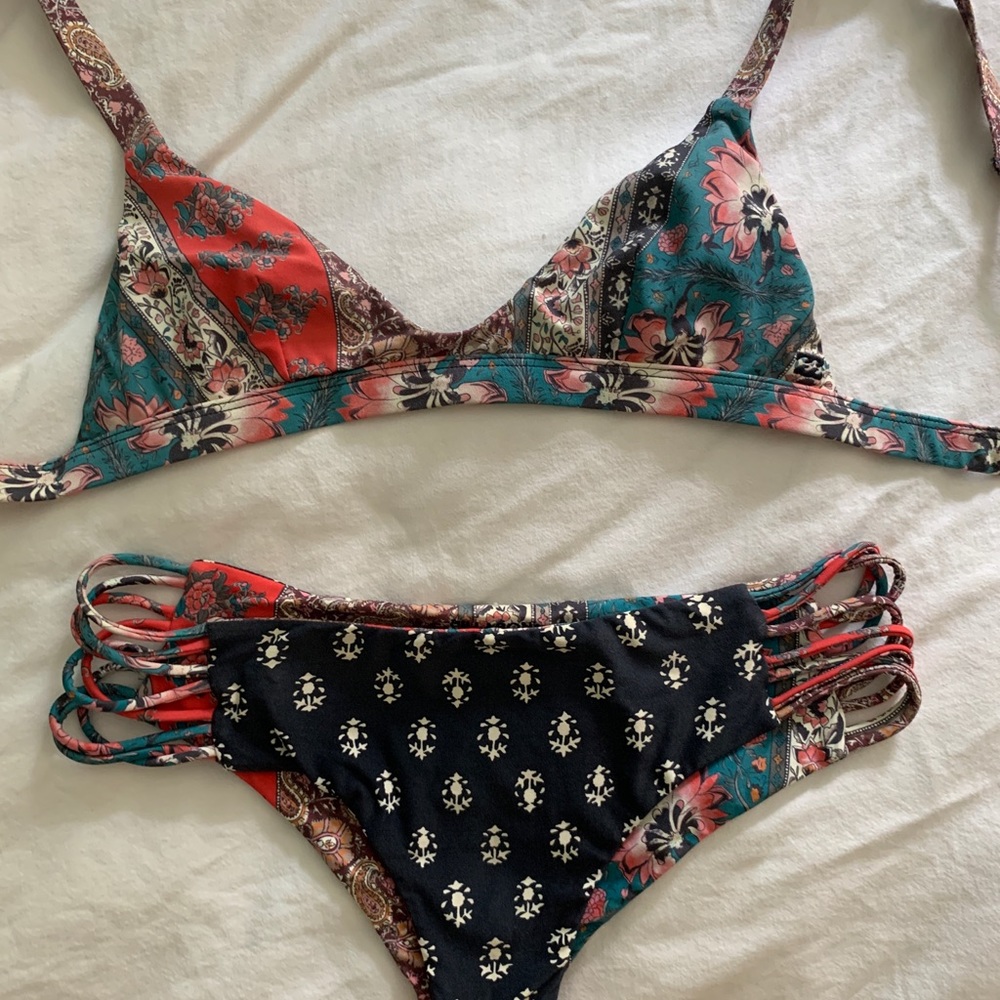 Billabong reversible bikini